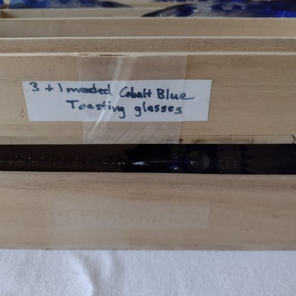 LAST set of 4 Vintage Bohemian Czech Stunning CHAMPAGNE flutes. Blue/Clear - Picture 11 of 14